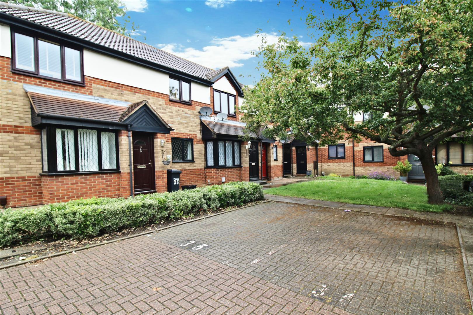 Hollybush Way, Cheshunt Keith Ian